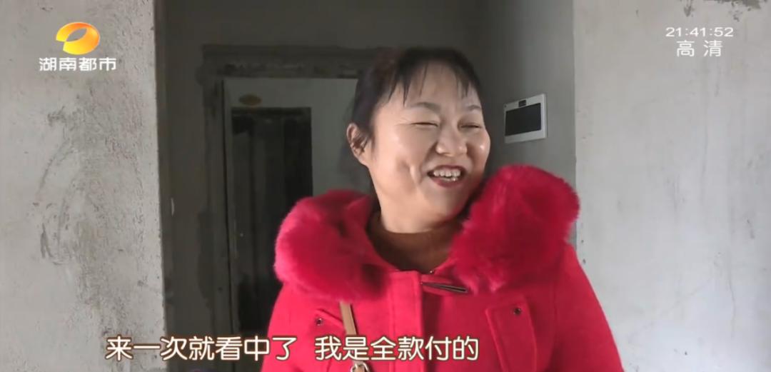 DƬ